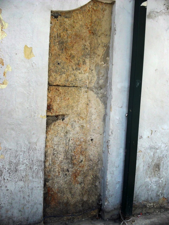 Vestigios mayas en las calles 60x61, Mérida, Yucatán (02)