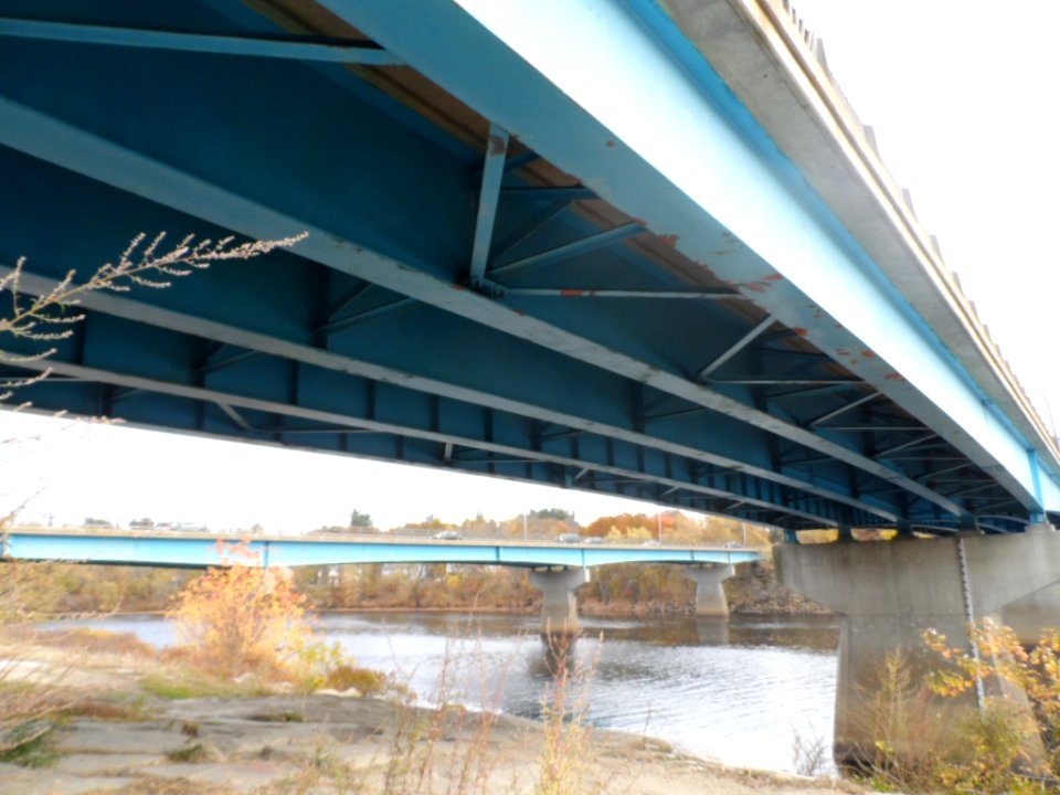 Veterans Memorial Bridges