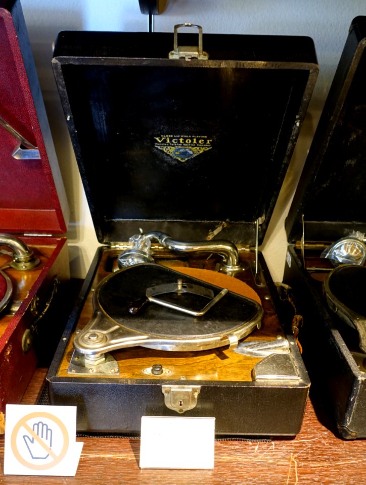 Victoler, Victoler Talking Machine Company, undated - Kanazawa Phonograph Museum - Kanazawa, Japan - DSC00862