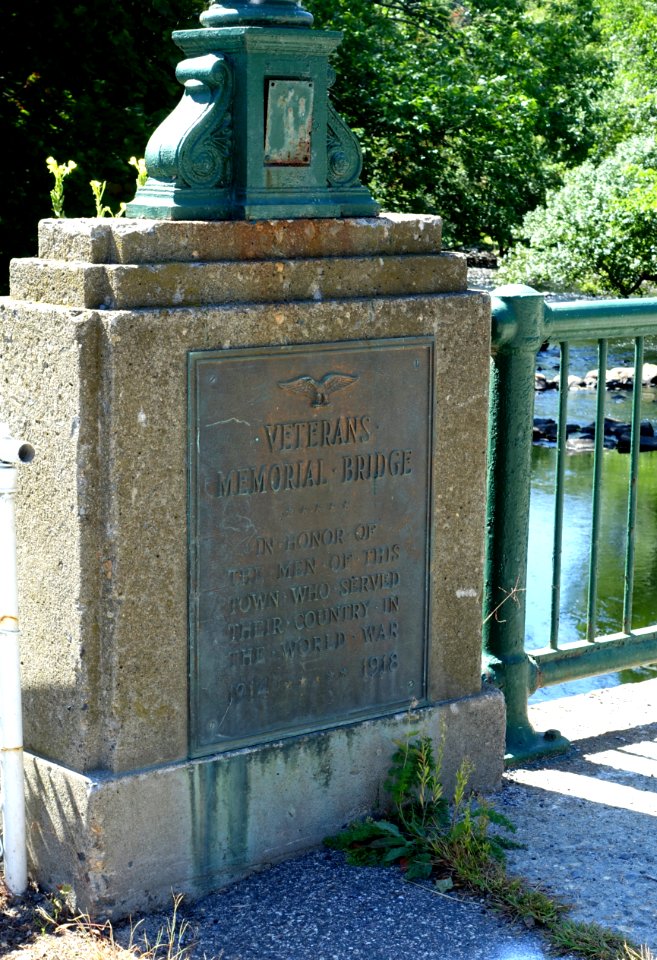 Veterans Memorial Bridge - Warren, Massachusetts - DSC02386