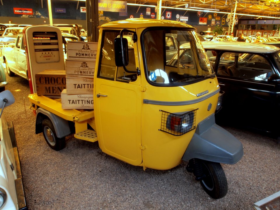 Vespacar P400V pic1