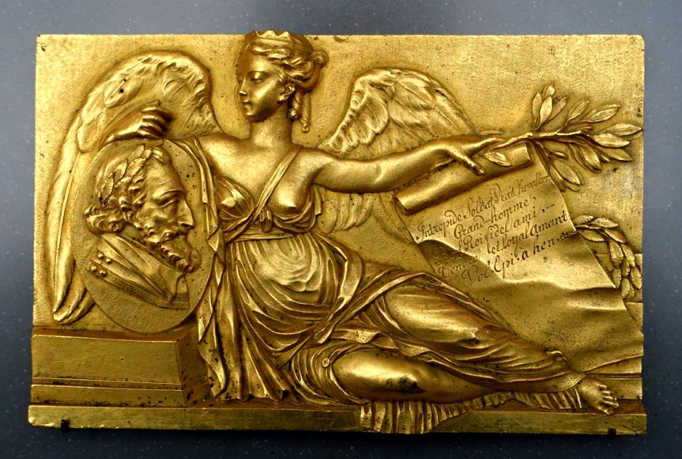 Victory with the portrait medallion of King Henry IV of France, by Augustin Pajou, Paris, c. 1770-1780, gilt bronze - Bode-Museum - DSC02894