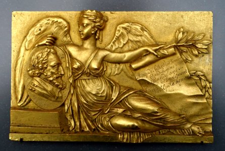 Victory with the portrait medallion of King Henry IV of France, by Augustin Pajou, Paris, c. 1770-1780, gilt bronze - Bode-Museum - DSC02894