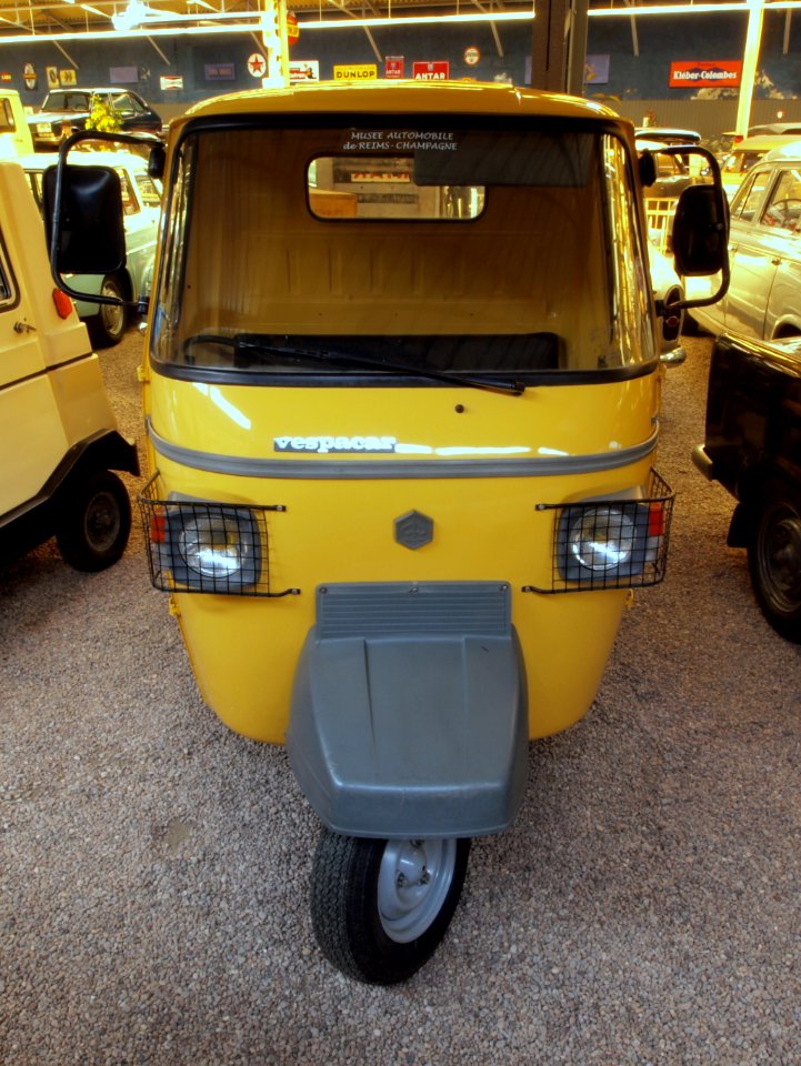 Vespacar P400V pic2