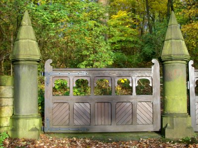 Victorian gates, Park Bridge