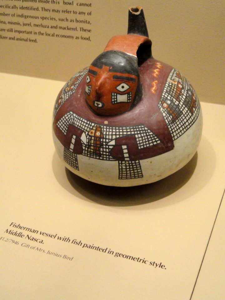 Vessel, fisherman with fish painted in geometric style - Nazca pottery in the American Museum of Natural History - DSC06108