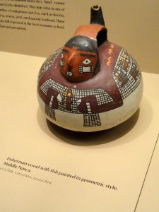 Vessel, fisherman with fish painted in geometric style - Nazca pottery in the American Museum of Natural History - DSC06108