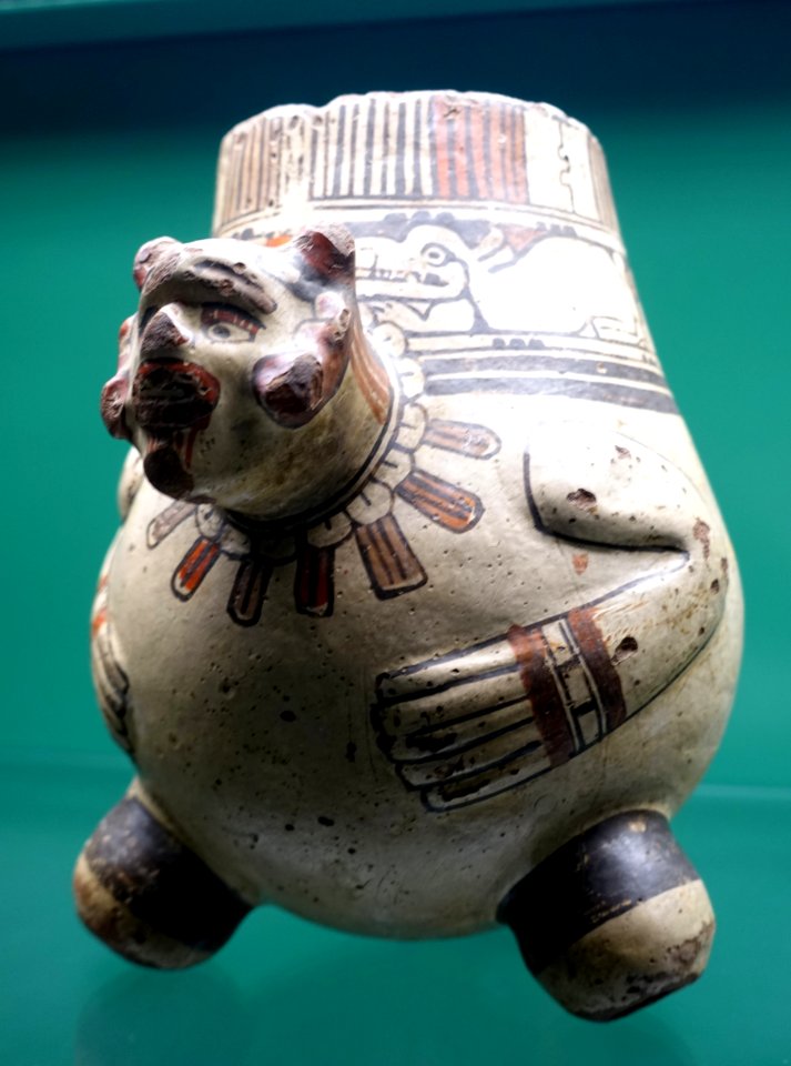 Vessel with shaman figure with bloody mouth, Nicoya, Costa Rica, 800-1350 AD, ceramic - Naturhistorisches Museum Nürnberg - Nuremberg, Germany - DSC04108