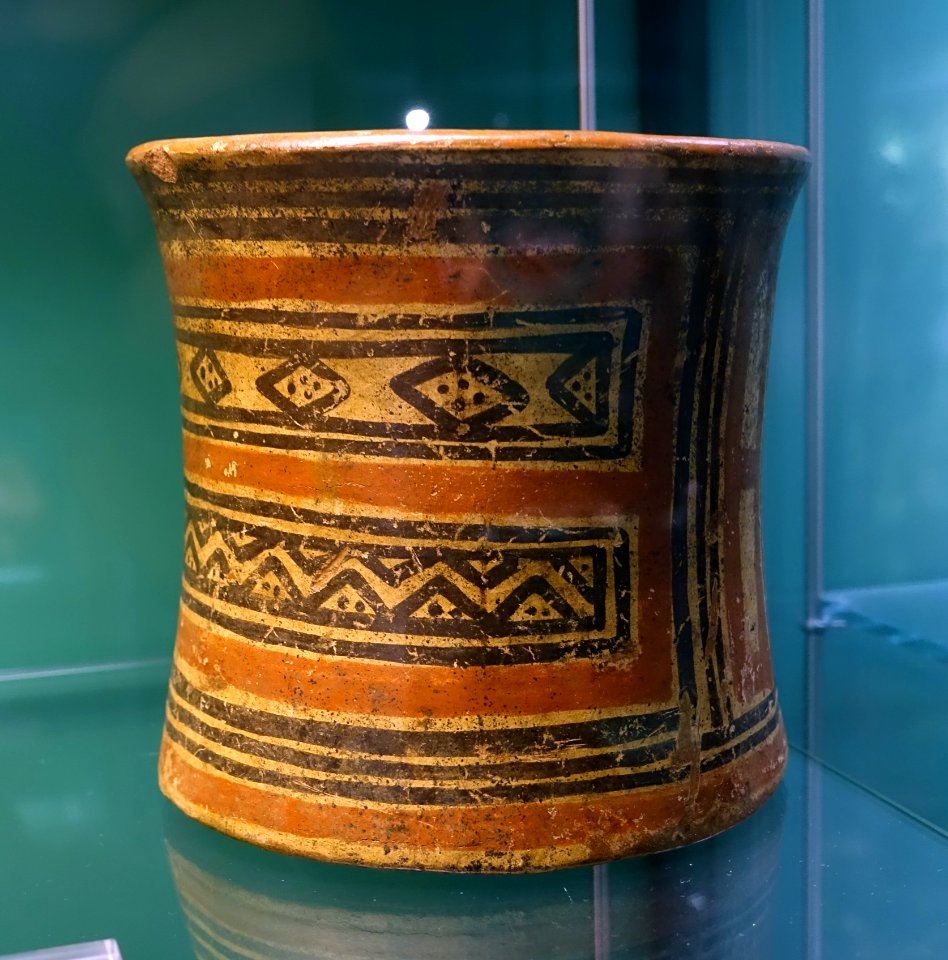 Vessel, Diquis, Costa Rica, 1000-1520 AD, ceramic - Naturhistorisches Museum Nürnberg - Nuremberg, Germany - DSC04002