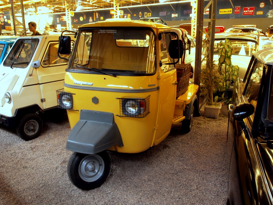 Vespacar P400V pic3