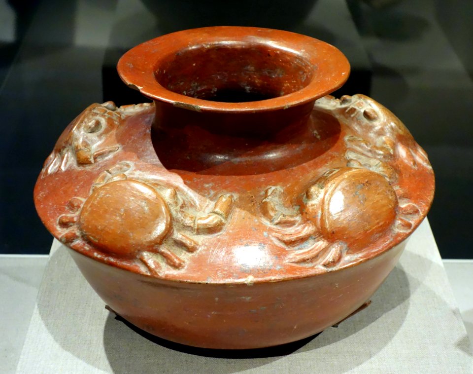 Vessel with crabs, West Mexico, Colima, 300 BC to 300 AD, earthenware - De Young Museum - DSC00438