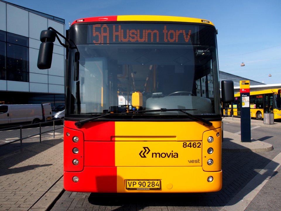 Vest Movia bus 8462 line 5A