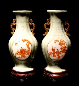 Vessels, China, Qing dynasty, Qianlong period, 1736-1795, agate green porcelain - Museu do Oriente - Lisbon, Portugal - DSC06953
