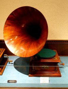 Victor V-4, Victor Talking Machine Co., USA, 1903 - Kanazawa Phonograph Museum - Kanazawa, Japan - DSC01009