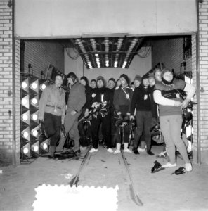 Vertrek van de deelnemers, Bestanddeelnr 906-2798