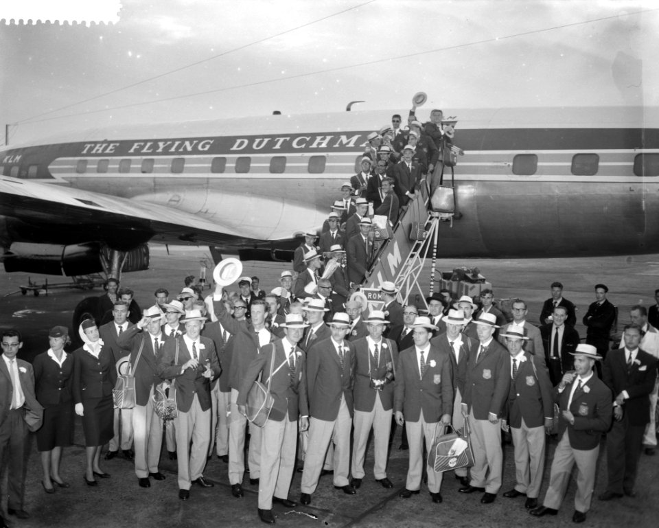 Vertrek van de hockeyploeg, waterpoloploeg en zwemmers na Rome, alle spelers voo, Bestanddeelnr 911-5178