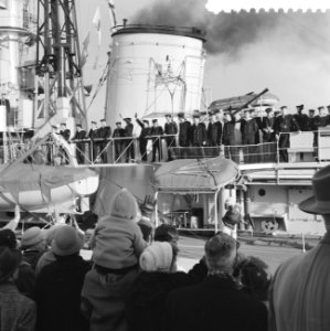 Vertrek van Hr Ms Fregat Kortenaer uit Den Helder naar Nieuw Guinea, Bestanddeelnr 910-9190