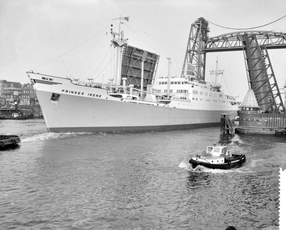 Vertrek van de Prinses Irene van de werf naar Rotterdam, Bestanddeelnr 910-2280