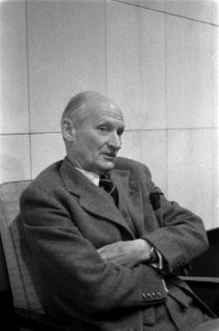 Vertrek veldmaarschalk Montgomery van Schiphol veldmaarschalk Montgomery tijdens, Bestanddeelnr 911-7560