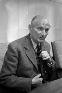 Vertrek veldmaarschalk Montgomery van Schiphol veldmaarschalk Montgomery tijdens, Bestanddeelnr 911-7562