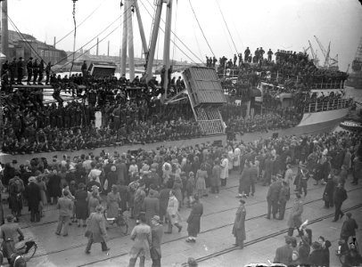 Vertrek van de Kota Baroe , zie 26619-21, Bestanddeelnr 902-6611
