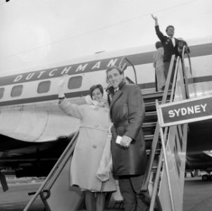 Vertrek van doelman van Blauw-Wit B van Heeswijk naar Australie, het echtpaar V, Bestanddeelnr 911-2851