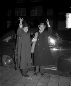 Vertrek van het Concertgebouworkest naar Manchester t.g.v. van de herbouw van de, Bestanddeelnr 904-8571