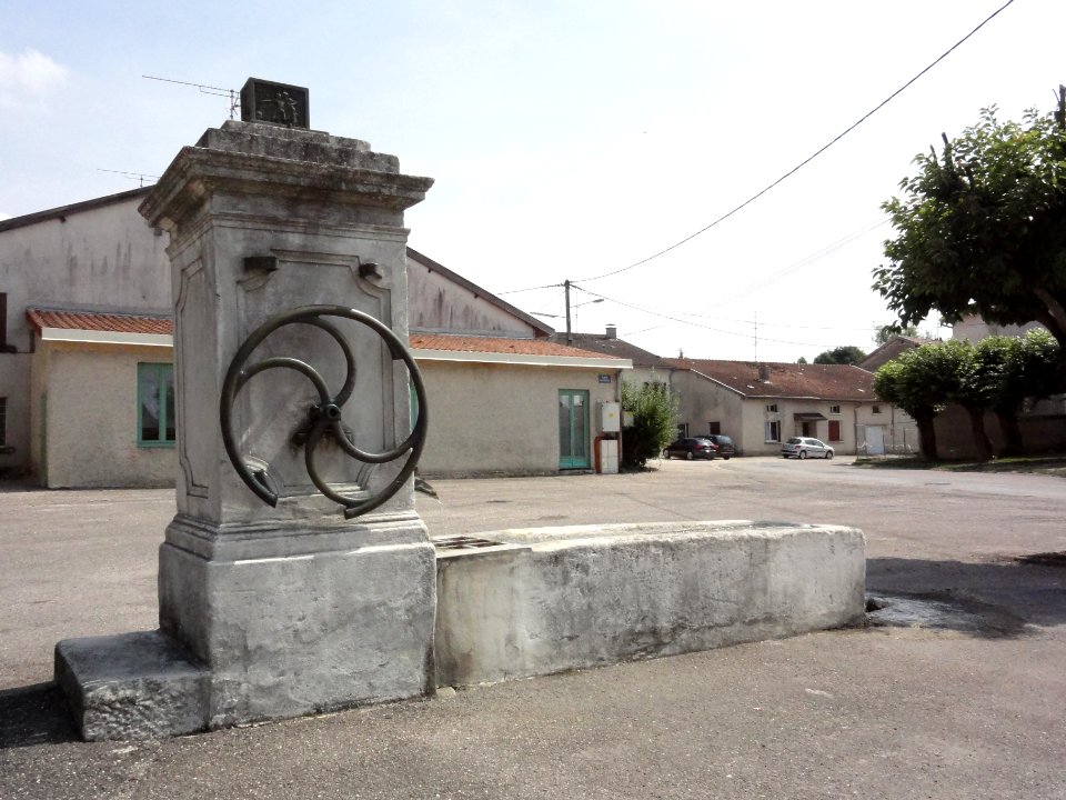 Vertuzey (Meuse) pompe A