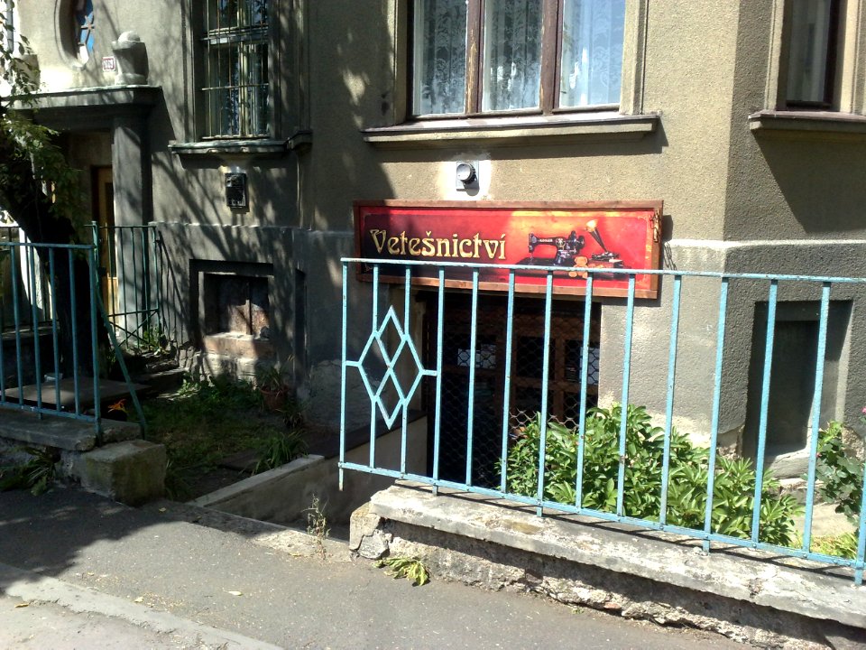 Vetešnictví - od Metelkárny k ZŠ U nových lázní