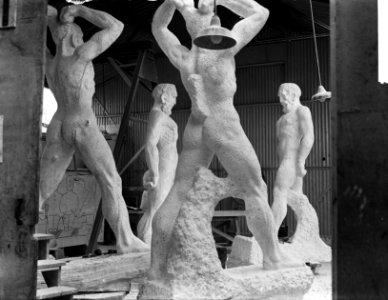 Vervaardiging beelden van Nationaal Monument bij Tetterode, Bestanddeelnr 934-5663