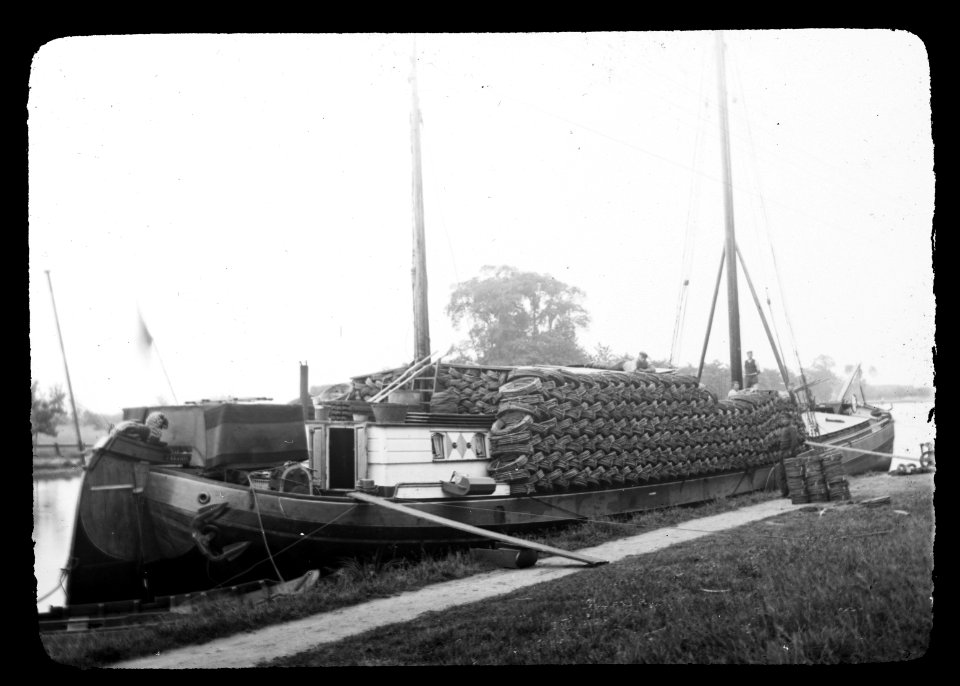 Vervoer per schip van teen , Bestanddeelnr 194-0121