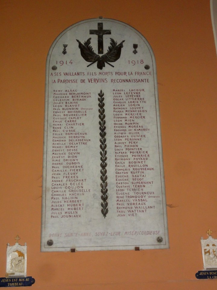 Vervins (Aisne) chapelle Ste. Thérèse,plaque mon aux morts