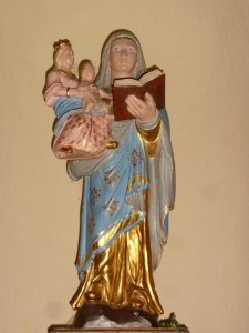 Vervins (Aisne) chapelle Ste. Thérèse, statue Ste Anne