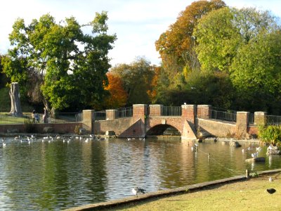 Verulamium-Park-lake-bridge-20031026-002