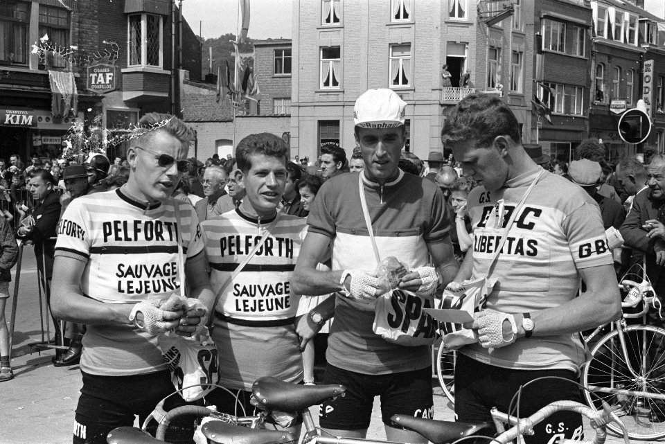 Vier Hollanders in de Tour Jan Janssen, Dick Enthoven, Ab Geldermans en Huub Zi, Bestanddeelnr 915-3092