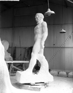 Vervaardiging van de beelden voor het Nationaal Monument bij Tetterode, Bestanddeelnr 907-2098