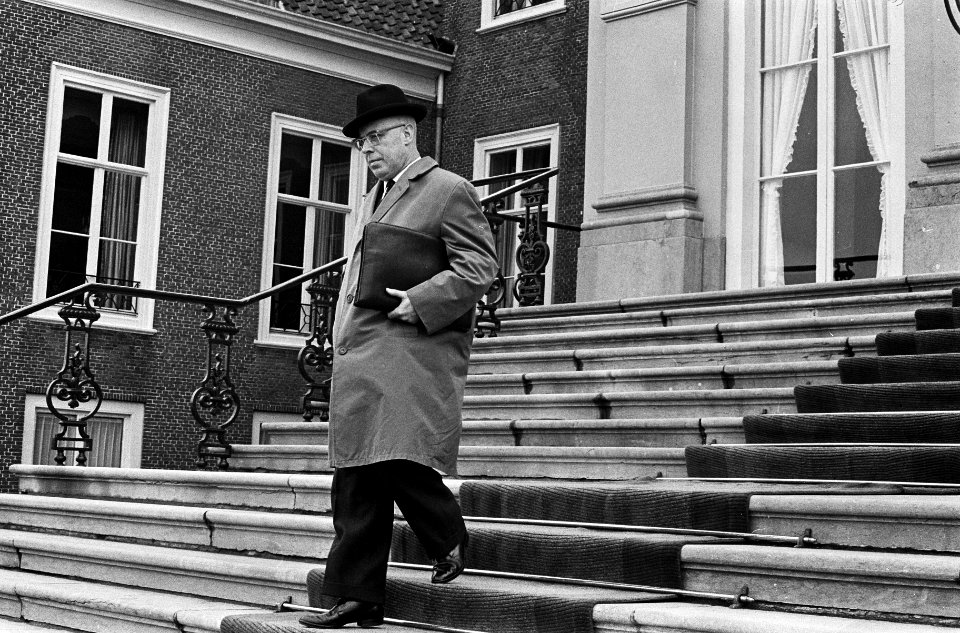 Vice-President van de Raad van State prof. dr. J.J.M., Bestanddeelnr 915-1698