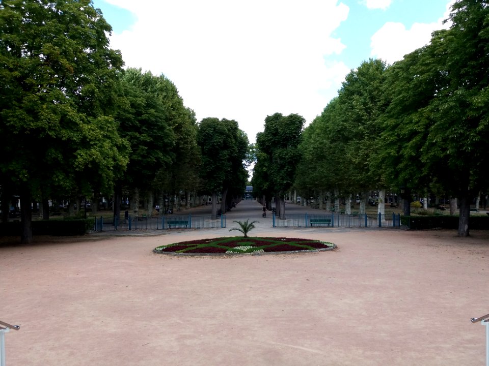 Vichy - Parc des Sources, depuis l'escalier du palais des Congrès