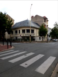 Vichy - Boulevard du Sichon, maison à l'angle de l'avenue Thermale