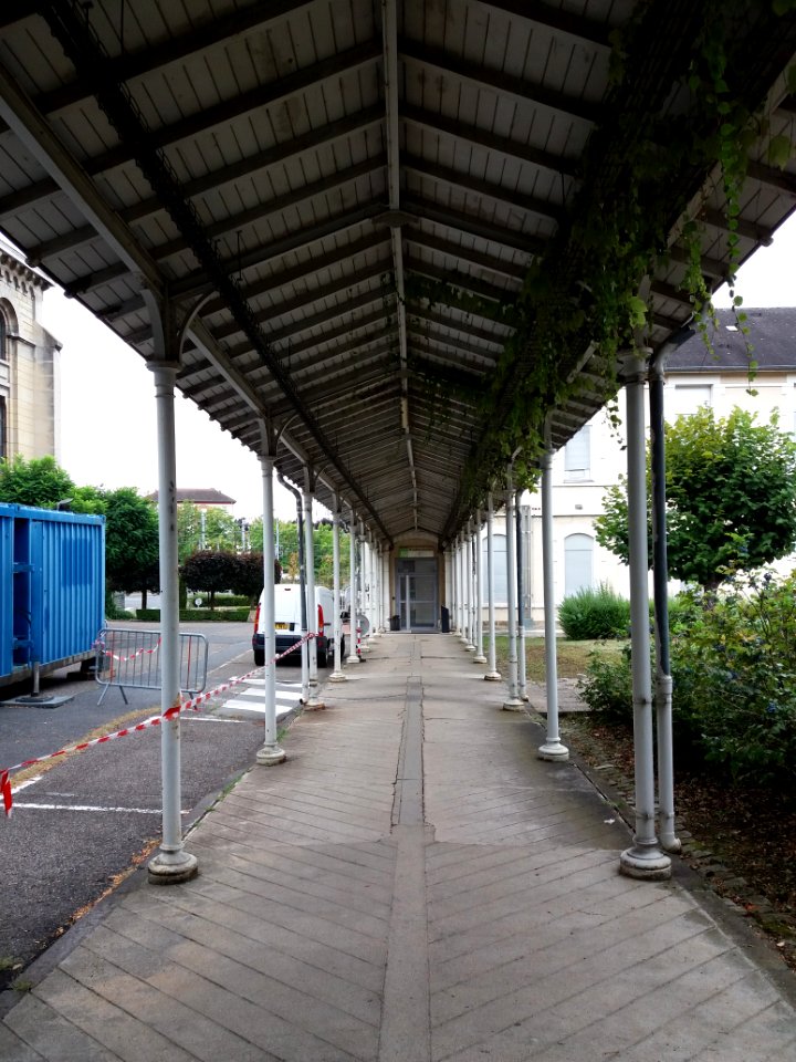 Vichy - Centre hospitalier, galerie couverte (1)