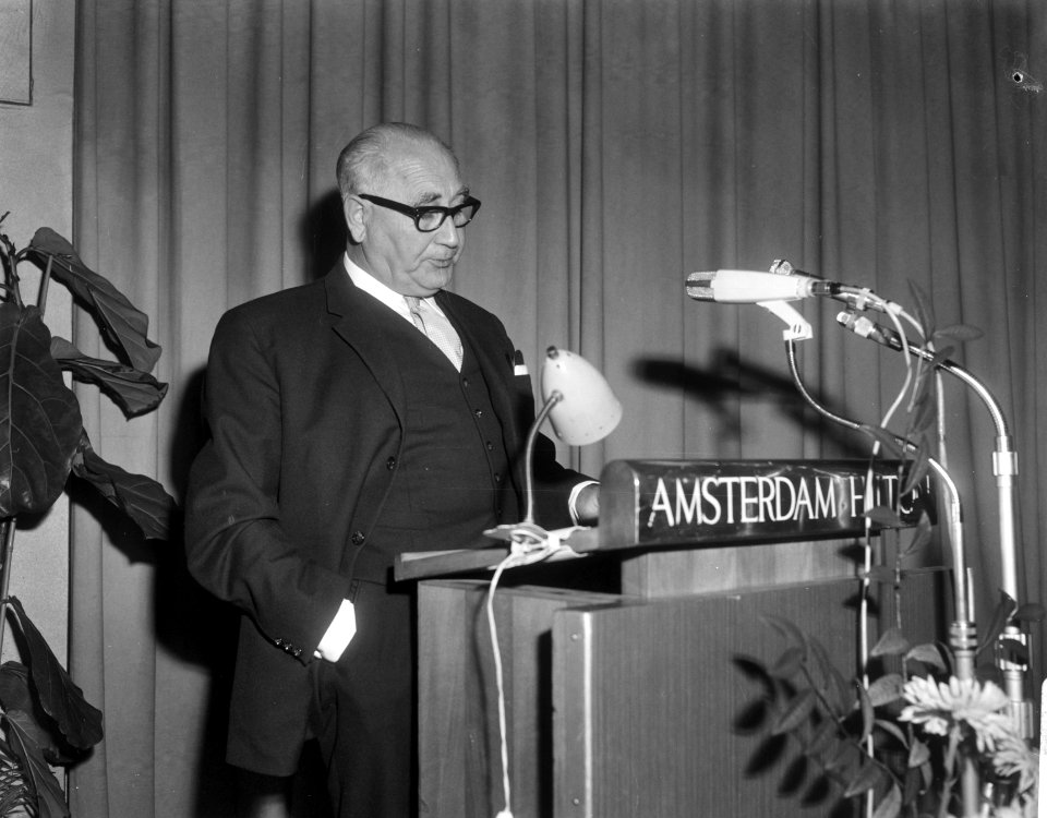 Vice-voorzitter van Nederland dhr. D.J. Beeker aan het woord, Bestanddeelnr 919-8019