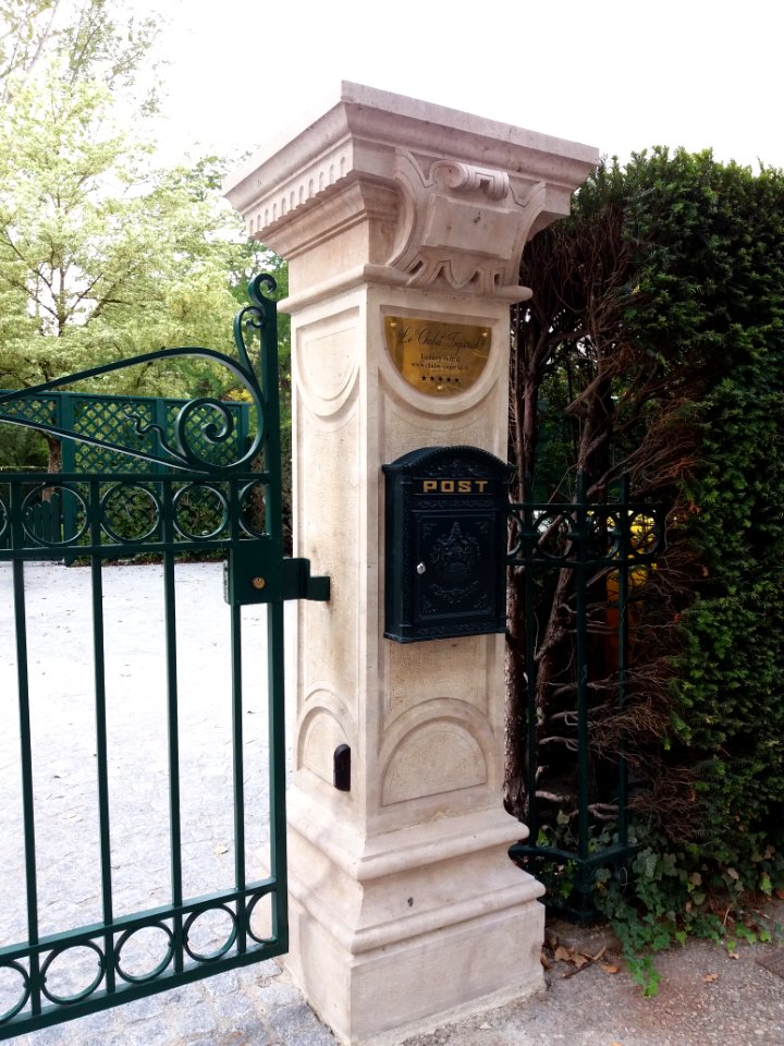 Vichy - Boulevard des États-Unis - Chalet de Clermont-Tonnerre, pilier