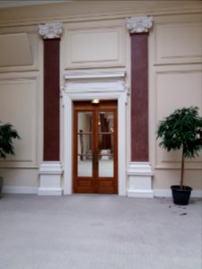 Vichy - Palais des Congrès, intérieur, porte avec colonnes
