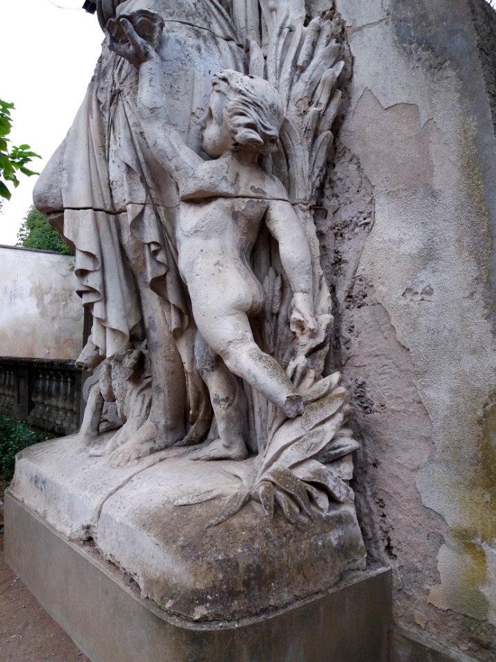 Vichy - Albert-Ernest Carrier-Belleuse - Nymphe des Eaux, détail (3)