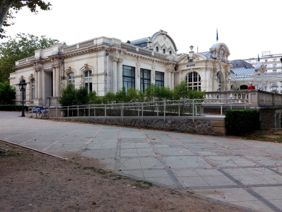 Vichy - Palais des Congrès, côté gauche