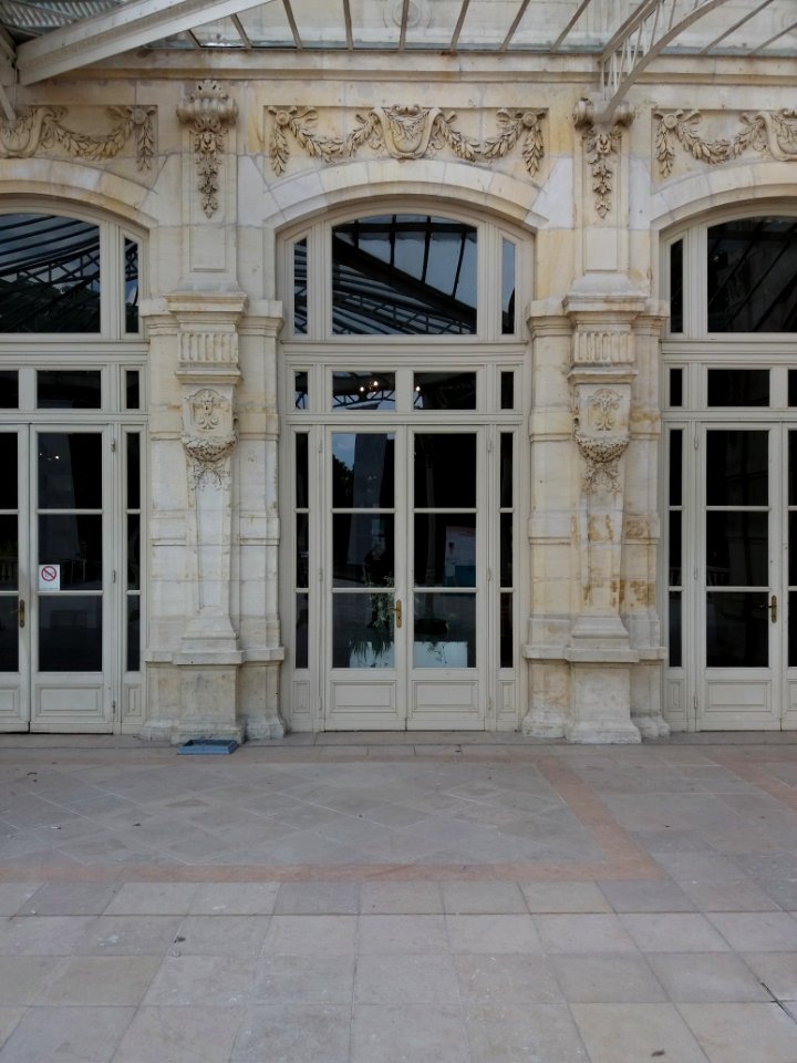 Vichy - Palais des Congrès, portes fenêtres sous la verrière