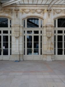 Vichy - Palais des Congrès, portes fenêtres sous la verrière