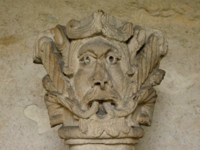 Vienne - Abbaye Saint-André-le-Bas - Cloître - Exposition de chapiteaux 04