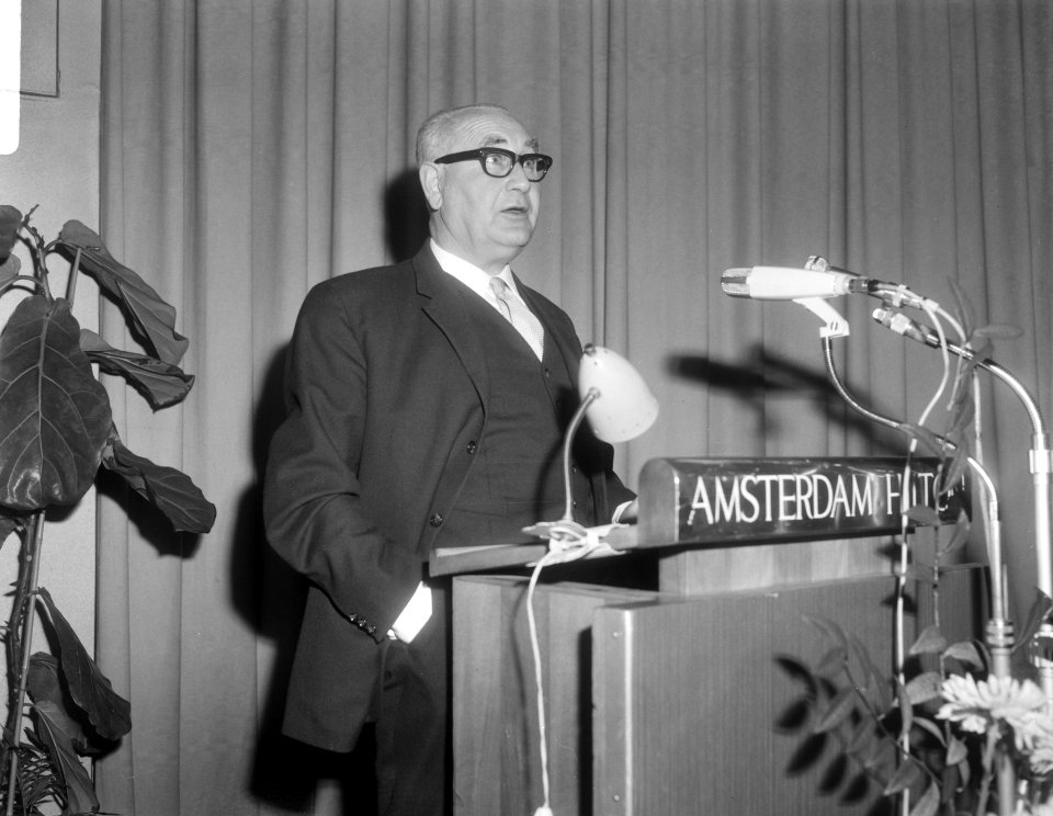 Vice-voorzitter van Nederland dhr. D.J. Beeker aan het woord, Bestanddeelnr 919-8018