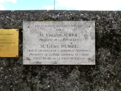 Vienne - Pont de Lattre de Tassigny - Plaque inauguration